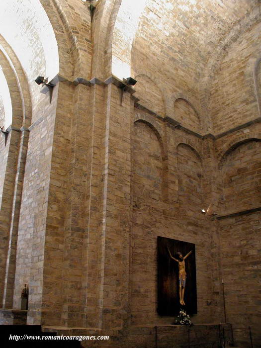 INTERIOR DEL BRAZO NORTE DEL CRUCERO
